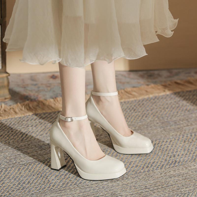 Fashion Women's 2025 Autumn New Style High Heels French Style Red Evening Warm Single Shoes Thick Heeled Mary Jane Shoes Marriage Shoe