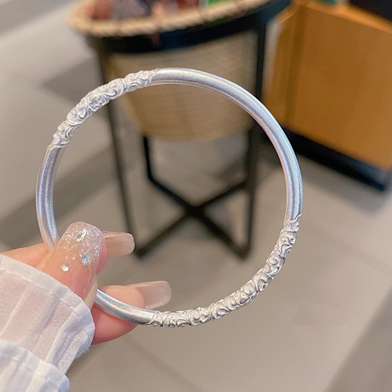 Women Fashion Minimalist Chinese Style Scroll Grass Pattern Solid Closed Copper Bangle Bracelet