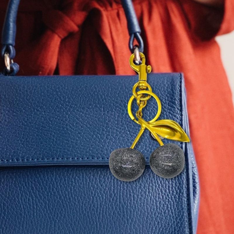 Zierlicher Kirschanhänger Legierung Mode Statement Anhänger Taschenanhänger Schlüsselanhänger Geeignet für Verabredungen und Soziale Veranstaltungen