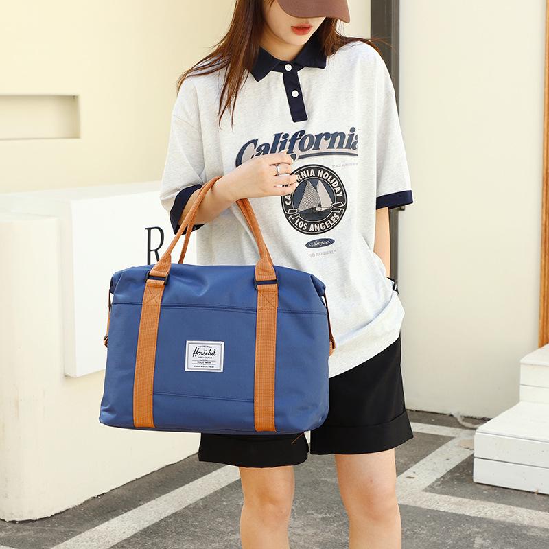 

Lightweight Multi-Purpose Travel and Fitness Bag for Yoga, Hospital Stays, and Carry-On синій