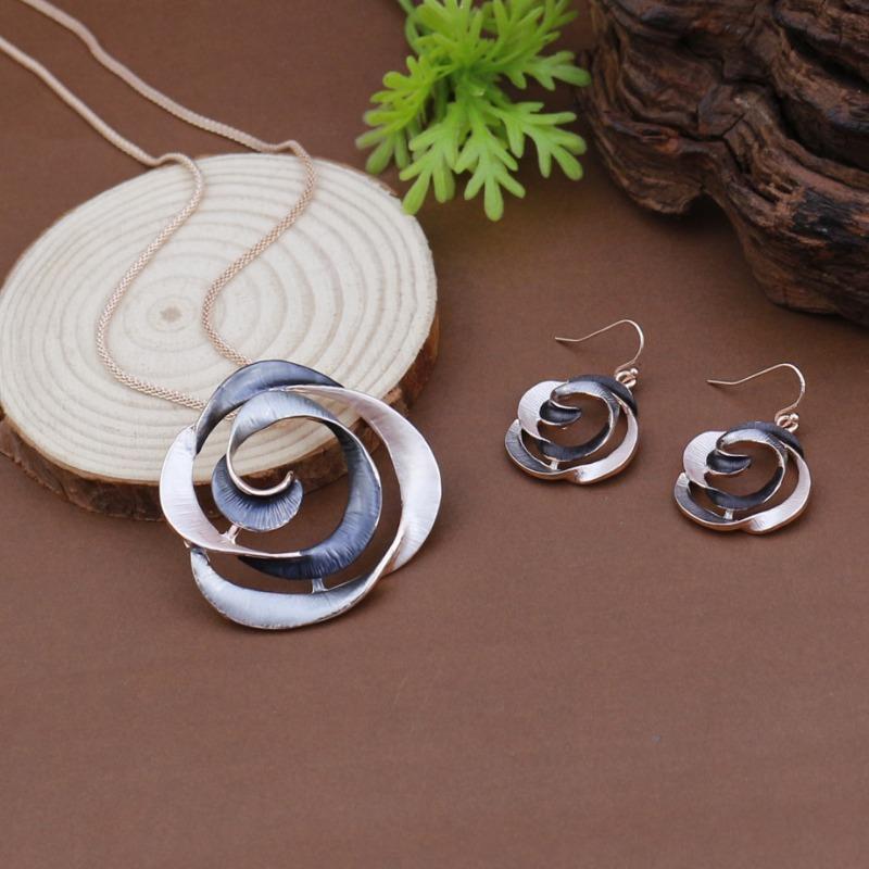 New Enamel Color Hollow Rose Earrings Pendant Set Women's Fashion High-end Rose Necklace