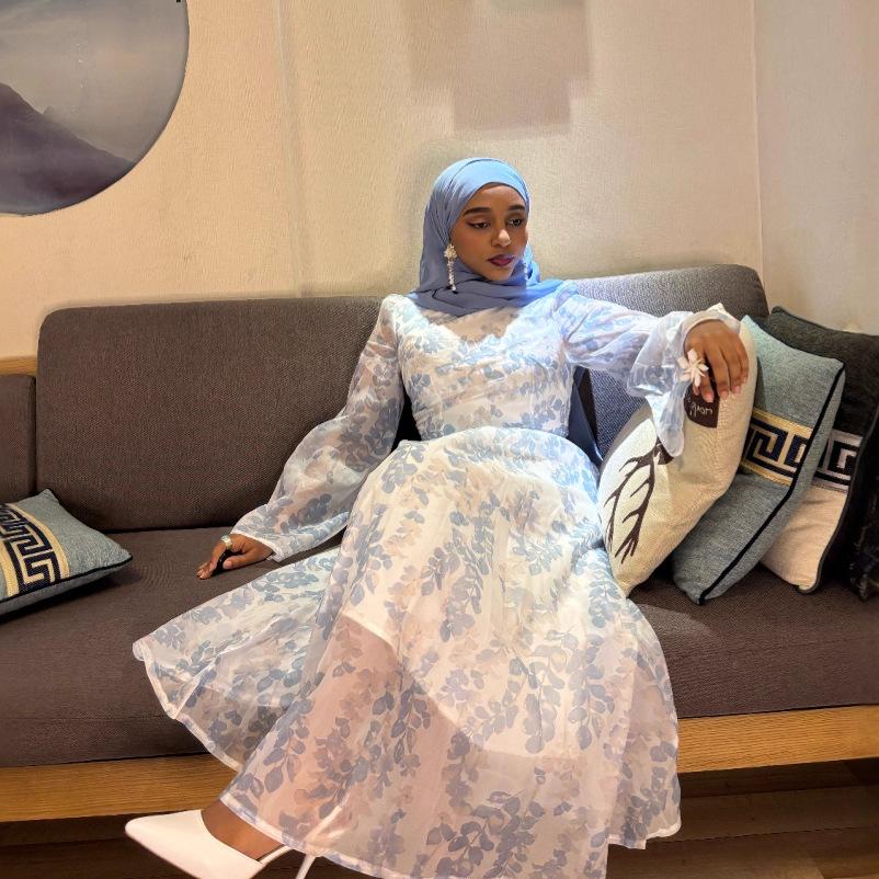 Mittlerer Osten elegantes Temperament schlankes Kleid Damen neues ausgestelltes Ärmel Taillen-Schnürung Französisches Kleid