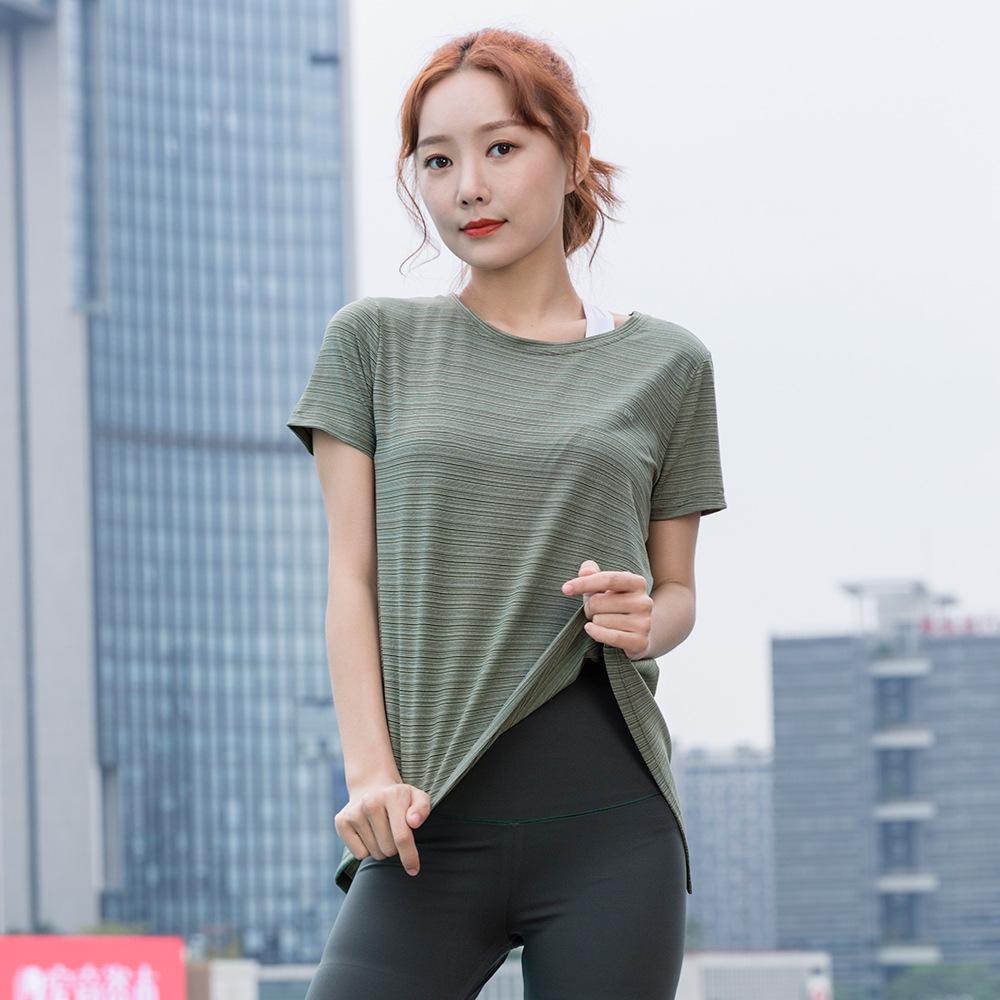 Women's Plus Size Quick-Dry Sports T-Shirt - Breathable, Short-Sleeve Yoga & Fitness Top