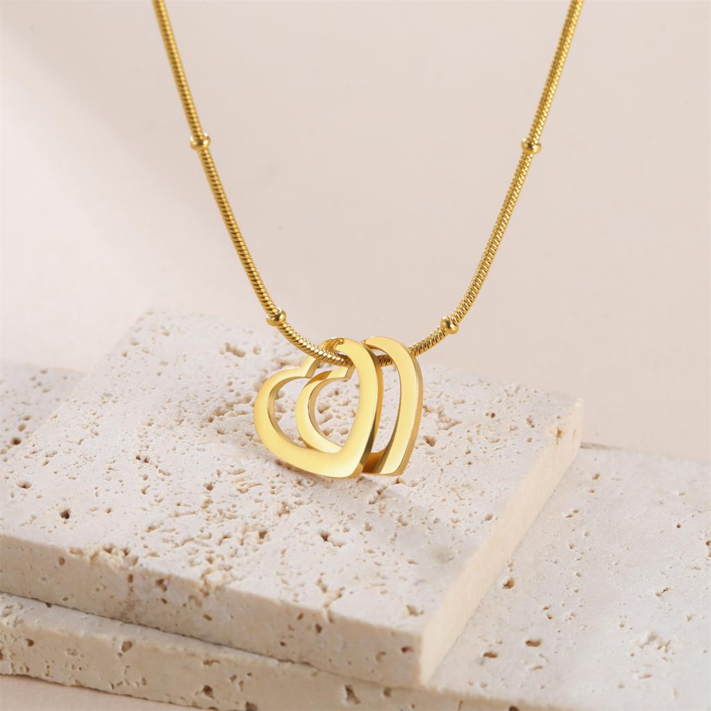 Minimalist Love Heart Necklace for Women Fashion Hollow Heart Pendant Chain Stainless Steel Romantic Couple Jewelry Gift