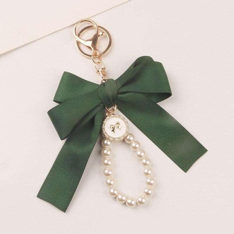 Elegant Pearl Chain Keychain with Large Ribbon Bowknot Pendant Stylish Keychain for Women and Girls Bag Decoration