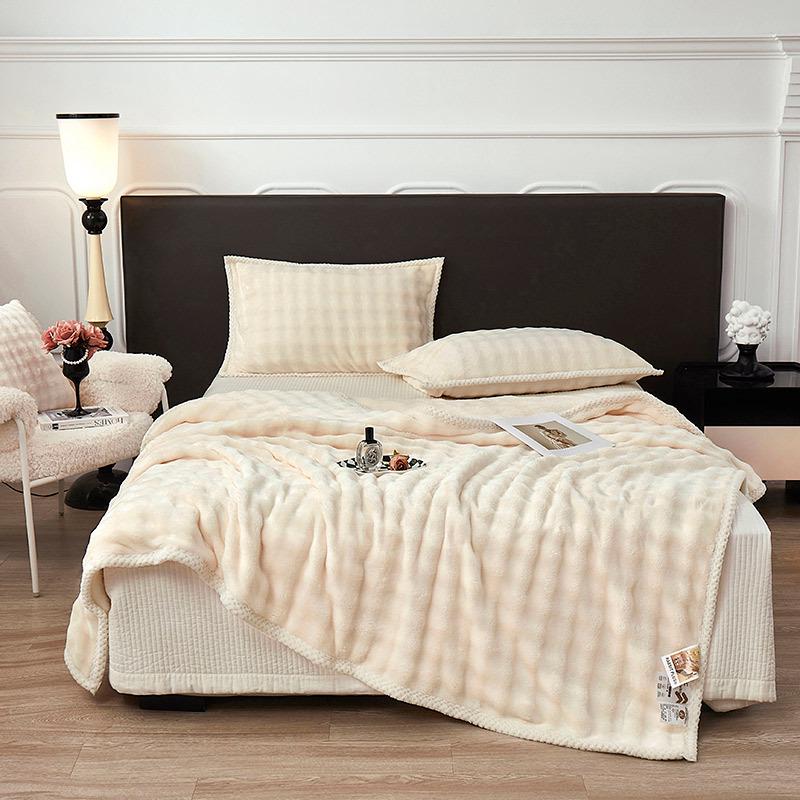 Thickened Flannel Blanket for Mother & Baby – Cozy Nap and Sofa Cover