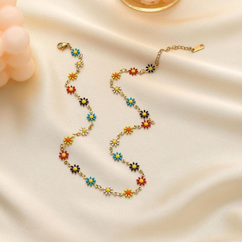 Color niche necklace women~ small fresh daisy flower bracelet neck chain wind contrasting color design collarbone chain accessories