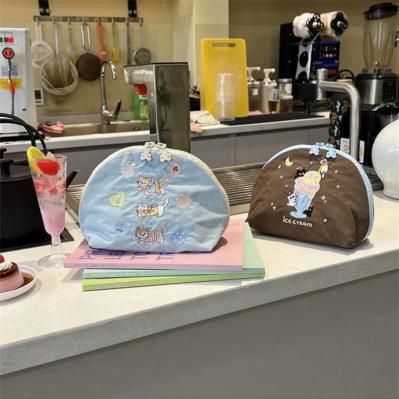 Cute Embroidered Printing Semicircle Coin Purse Cosmetic Bags Portable Travel Storage Bag Sundries Organizer Clutch Bags Gifts