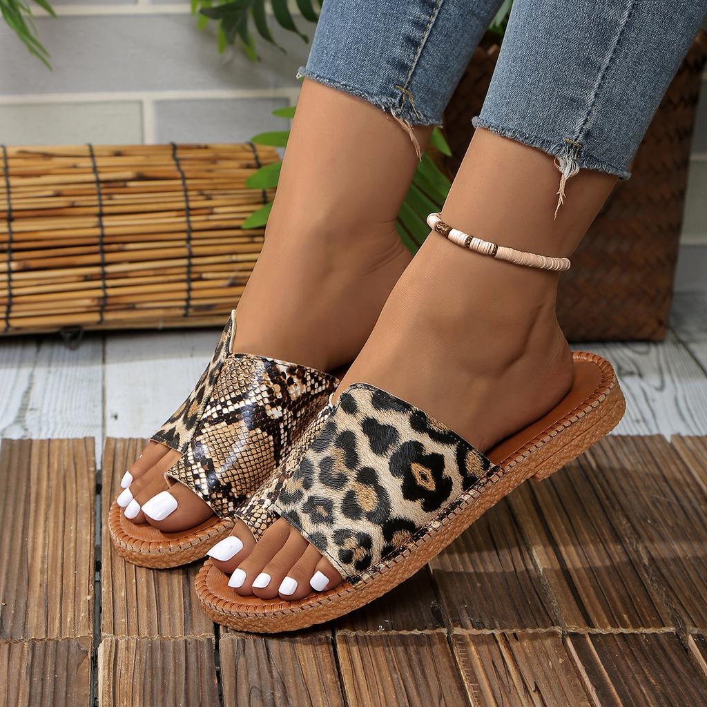 2025 summer new leopard print soft bottom casual one-word with set toes European and American fashion personalized women's slippers