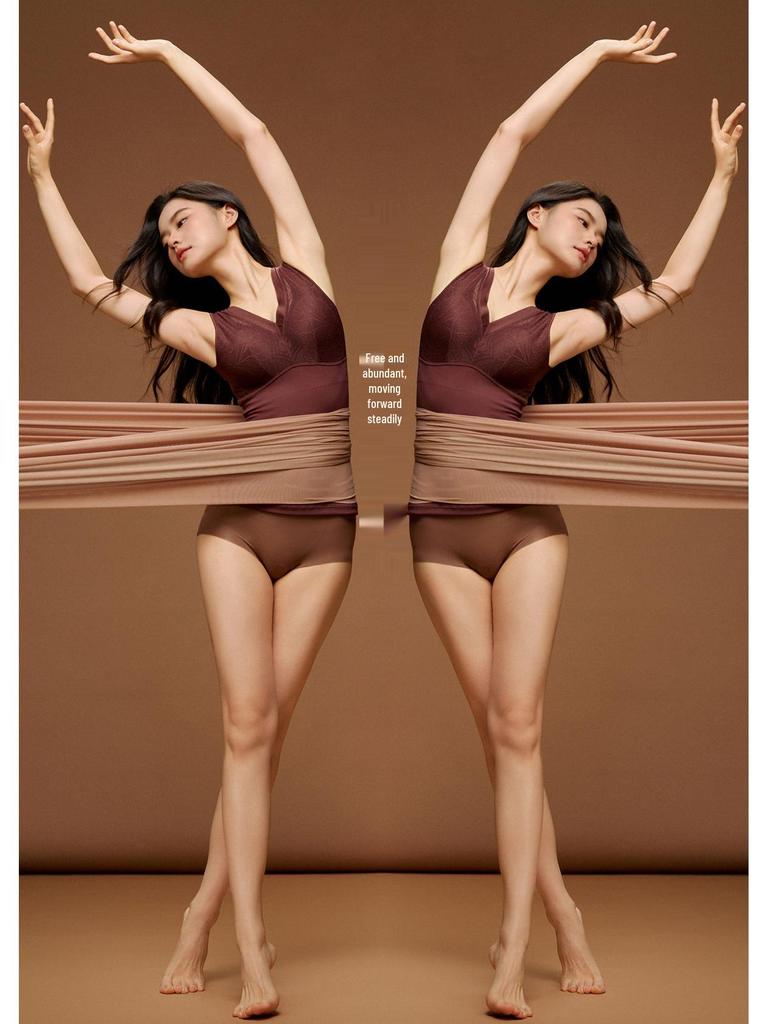 Seamless Shaping Top with Removable Pads and Integrated Bra