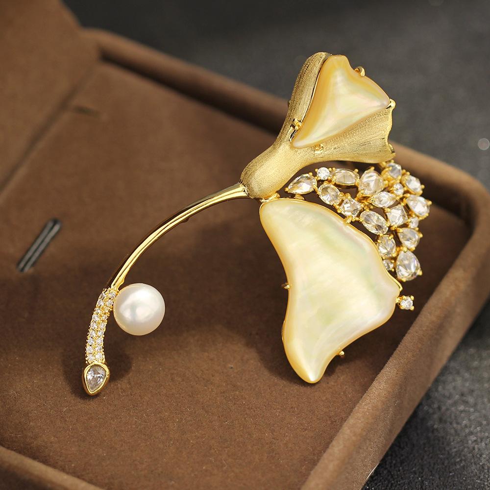 Biżuteria Wysokiej Klasy Naturalna Żółta Fritillary Ginkgo Biloba Broszka Elegancka Lekki Luksus Słodkowodna Perła Diamentowy Liść Przypinka Damska