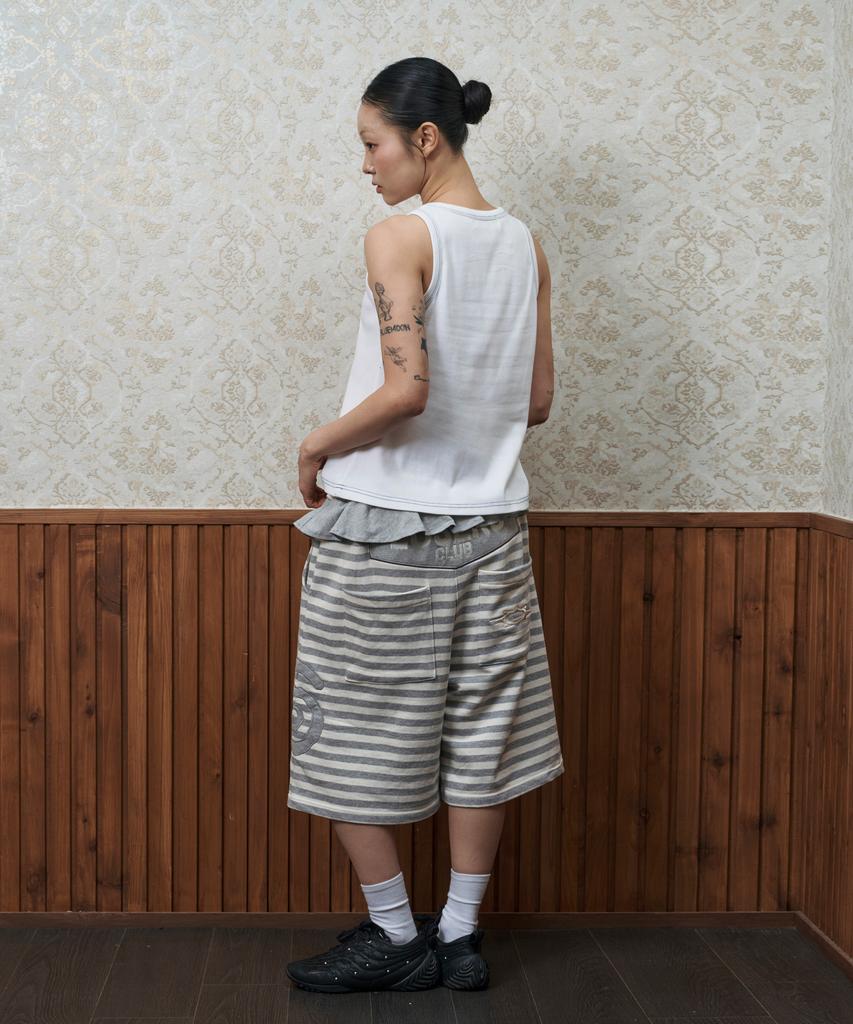 Lujeoseukeulleob [Jamaehwa] Frill Layered Striped Bermuda Sweatpants Gray