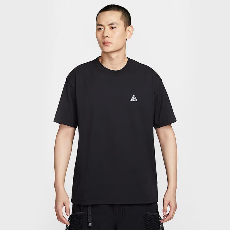 NIKE Men s ACG Short Sleeve T-Shirt IF0371-010 L