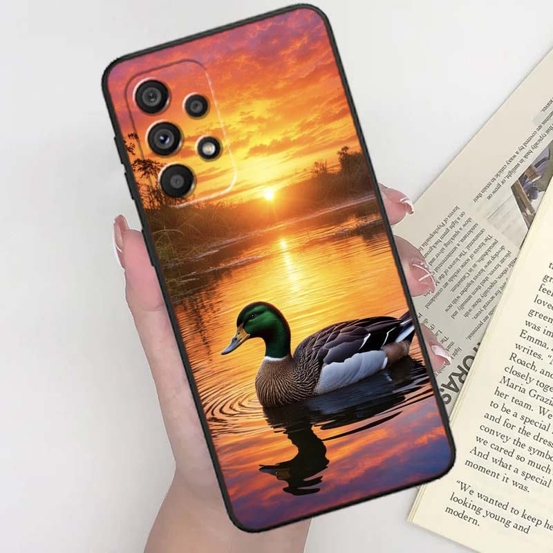 Cartoon Anime Entenmuster für Samsung A41 A35 A34 A33 A32 A25 A24 A23 A21s A06 A05 A04 A03 Note 10 20 Ultra 5G Schwarze Handyhülle