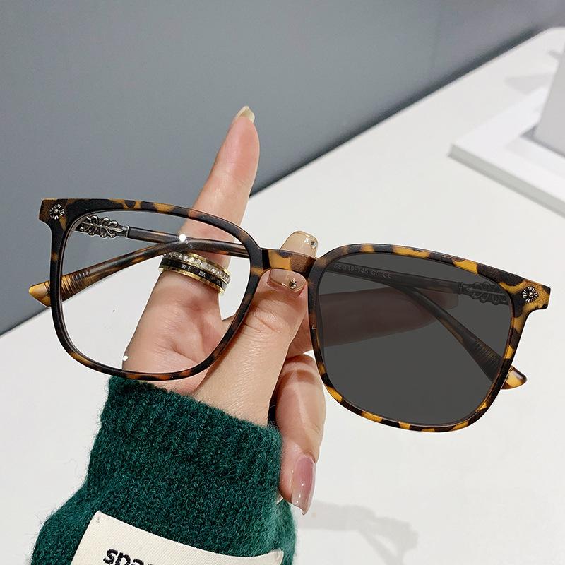 Trendy Chrome Hearts Style Anti-Blue Light Photochromic Glasses for Students & Influencers