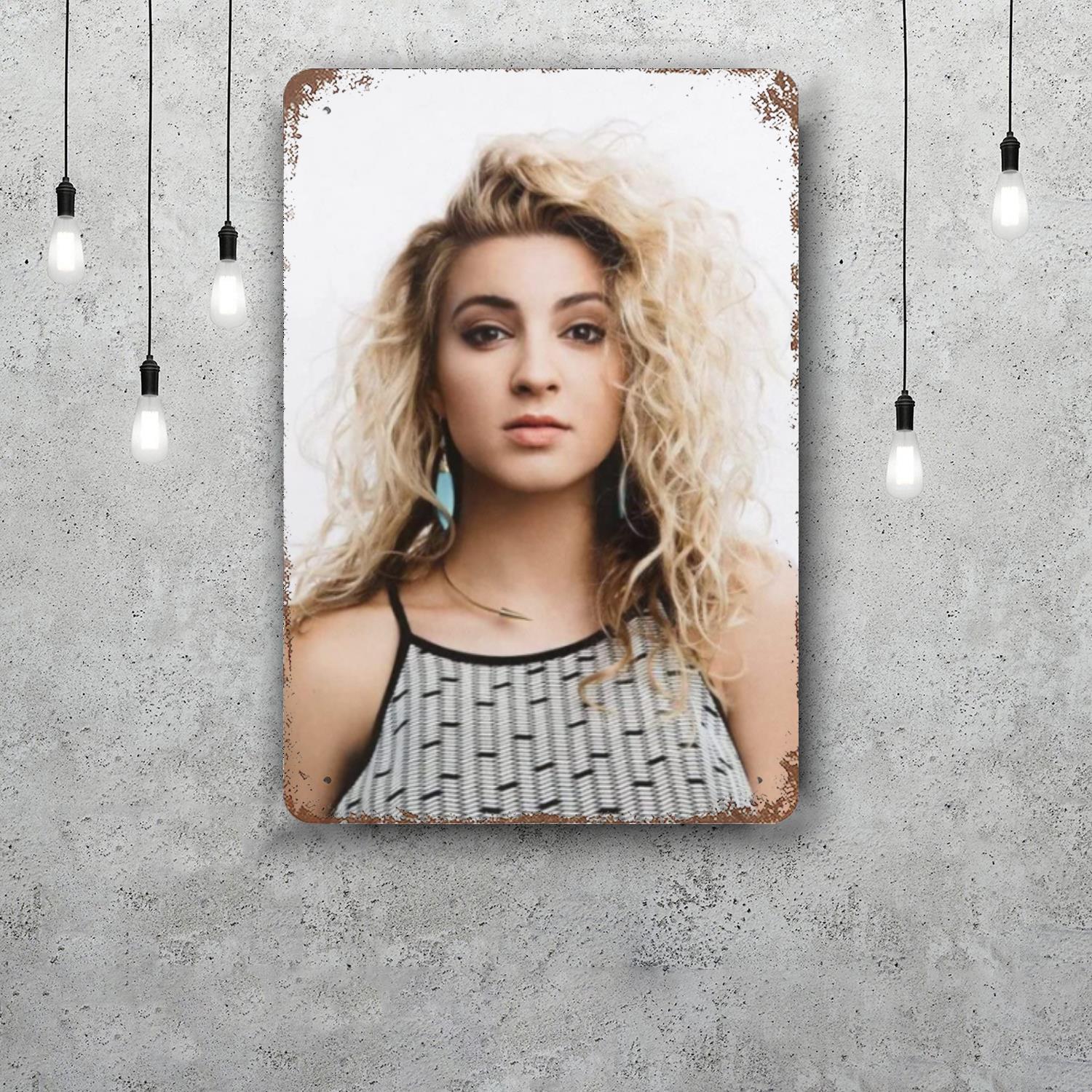 

Cover Tori Kelly Classic Poster Rusty Metal Plaque Retro Decorative Plate Bar Man Cave Garage Club Metal Sign Wall Decoration 20x30cm（7.8x11.8inch）