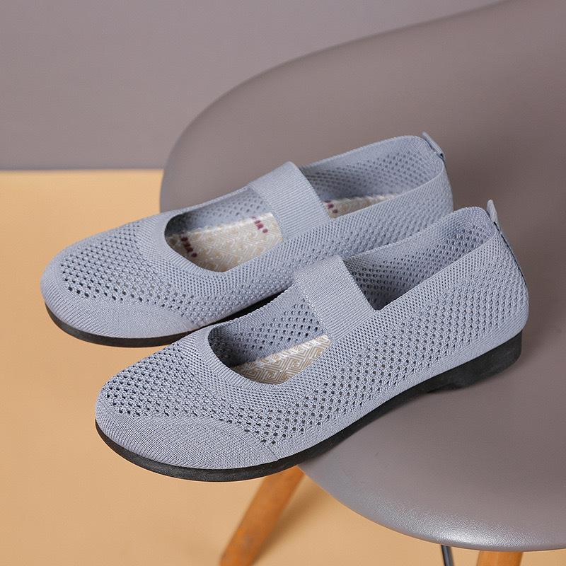 Shoes Women's Spring and Autumn Flat Bottom Mom Shoes Casual Breathable Women's Hollow Flying Weaving