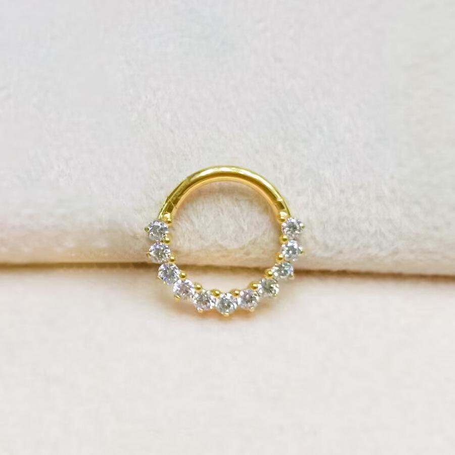 Anello in Lega di Titanio G23 2024 con Frange Intagliate per Naso e Orecchio - Gioiello Piercing Raffinato