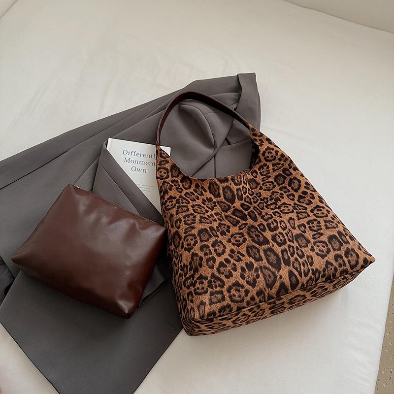 Tote Bag, Fashionable and Casual, Large-capacity Single-shoulder Bag, High-end Underarm Bag