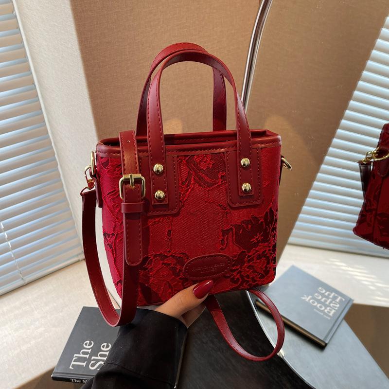 Bag women's spring and summer new contrasting color bucket bag casual red handbag embroidered women's bag wedding bag