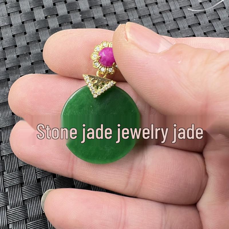 Taiwan Jade Spinach Green Quartzite Round Pendant Necklace