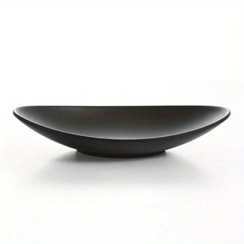 An oval black ring dish, lightweight and practical, perfect for family gatherings!