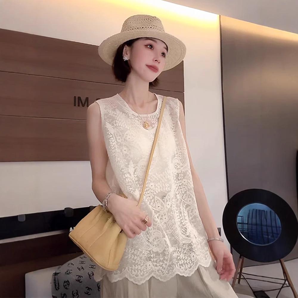 

French Lace Round Neck Sleeveless Camisole - Summer 2025 Collection Medium