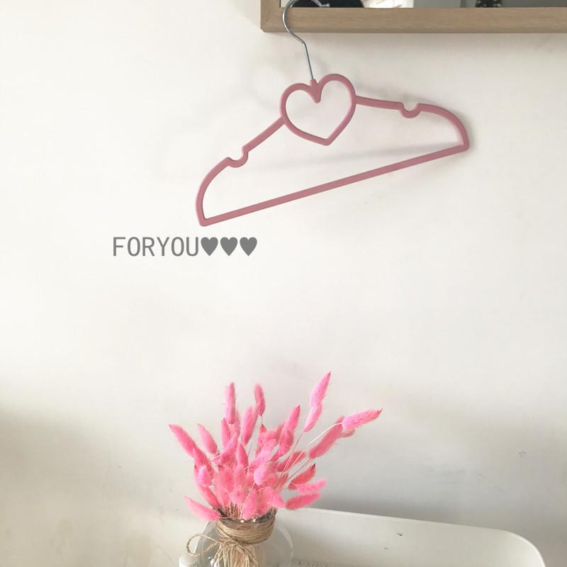 Heart-Shaped Non-Slip Clothes Hanger - Cute Pink Bow Design, Seamless for Wet & Dry Use