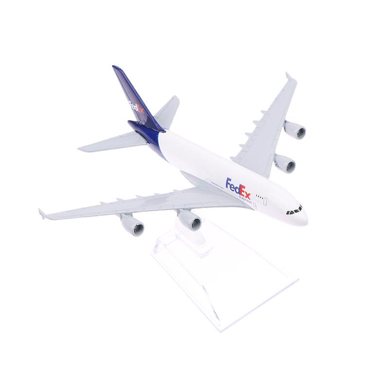 Scale 1:400 Fedex Airlines Boeing Aircraft Model - Ideal Addition To Any Diecast Aircraft Collection