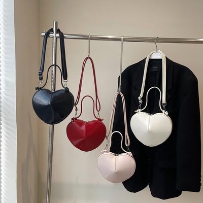 Niche Design Women's Bag Love Shape Shoulder Bag Versatile Messenger Bag Women's New Simple Spring and Summer