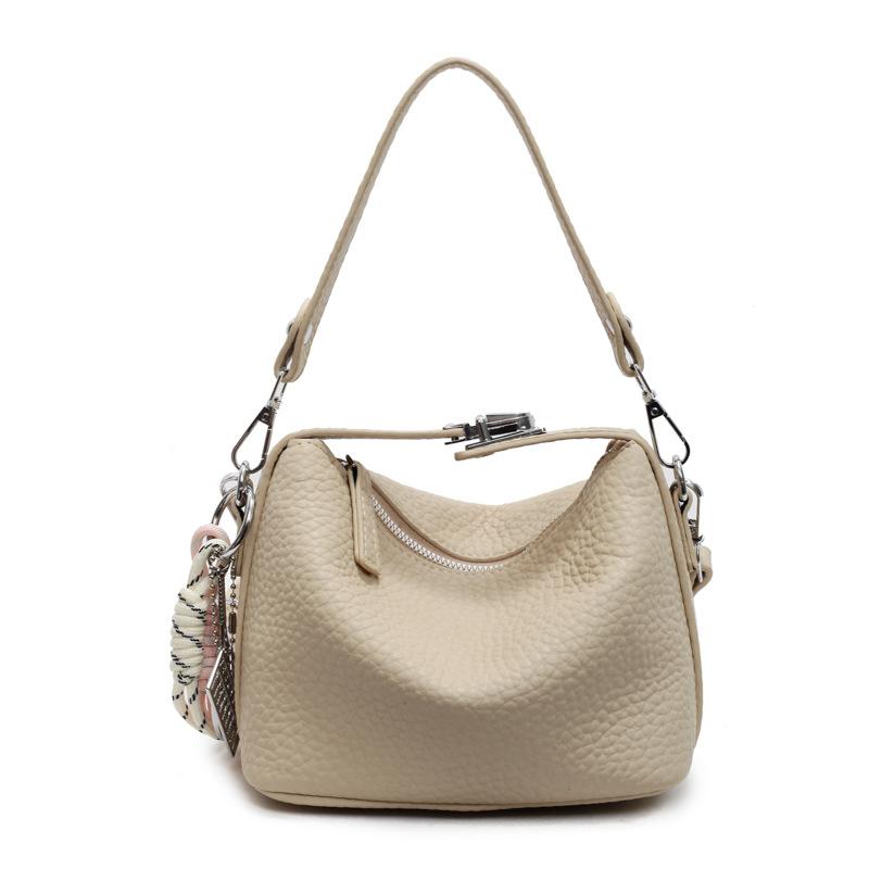 

Модная женская сумка-тоут большой вместимости, новая, для поездок на работу, повседневная, универсальная, модная, на плечо, кроссбоди With pendant хаки