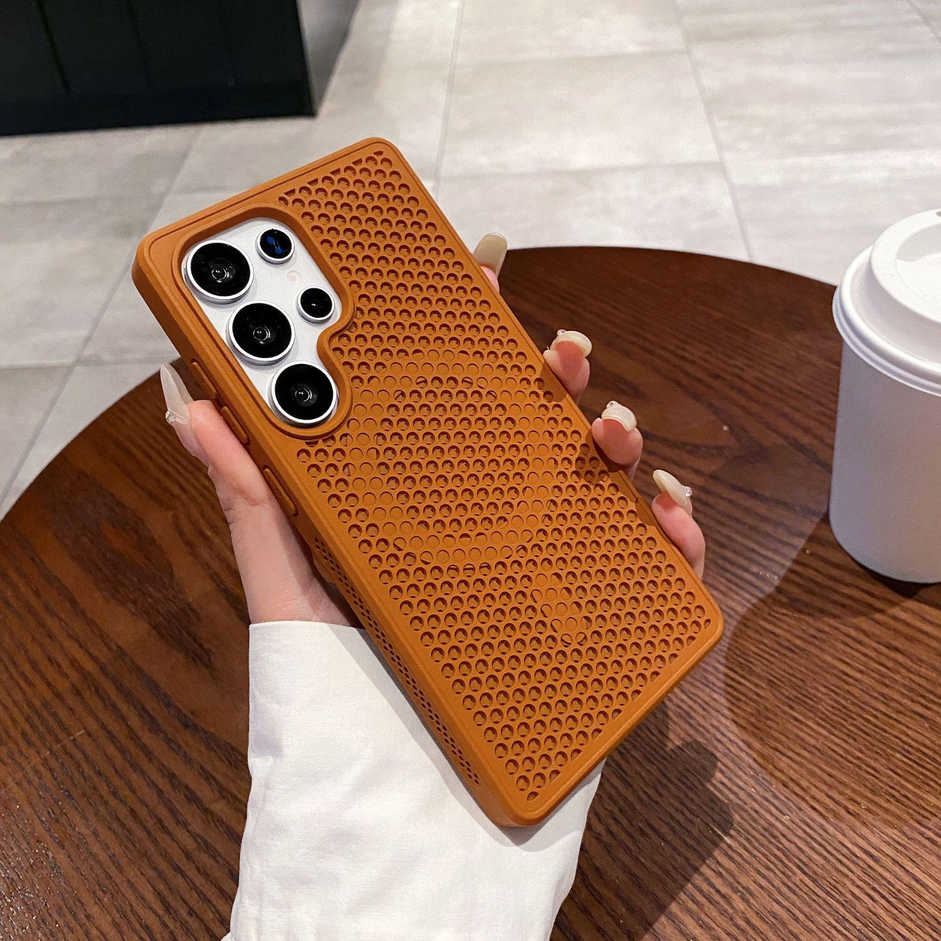 

Honeycomb Mesh Cooling Suitable for Samsung S25 Ultra Skin-sensitive Magnetic Phone Case S24 Ultra Anti Fall Protection Case S25Ultra