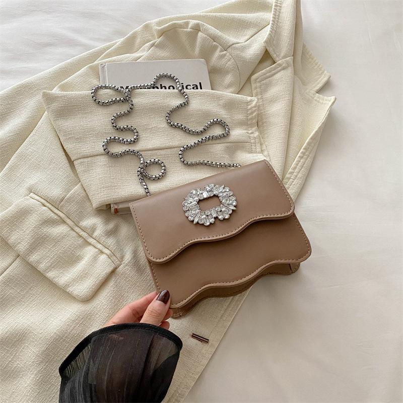 

Fashion niche handbag women s 2024 summer new simple and fashionable shoulder bag small fresh messenger small square bag хакі