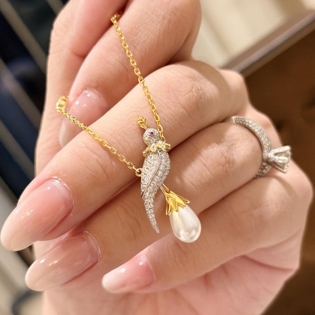 High End Customized Luxury New Water Droplet Pearl Parrot Necklace with 925 Pure Silver Inlay Process, Non Allergic Gift Pendant