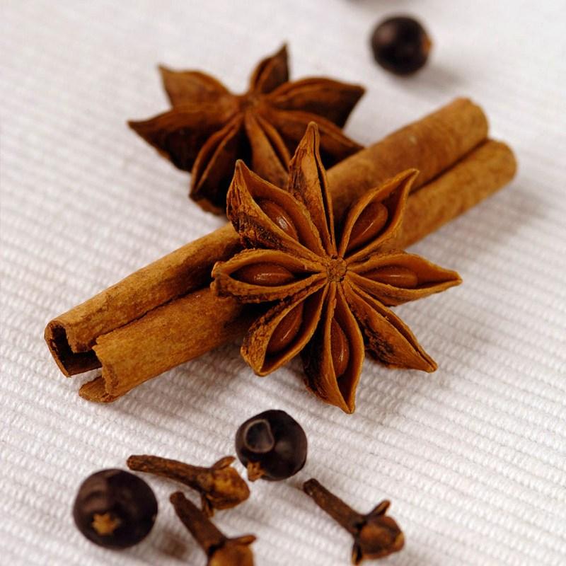 Ingredients for Making Natural Workshop Melody Bangsho: 80g Octagonal Fennel + 100g Cloves + 20 Cinnamon Sticks + 10g Bay Leaves, 1 Set
