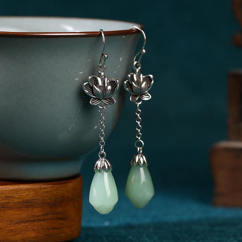 New Chinese Retro Magnolia Flower Earrings for Women Enamel Ethnic Imitation Jade Antique Jewelry Gift