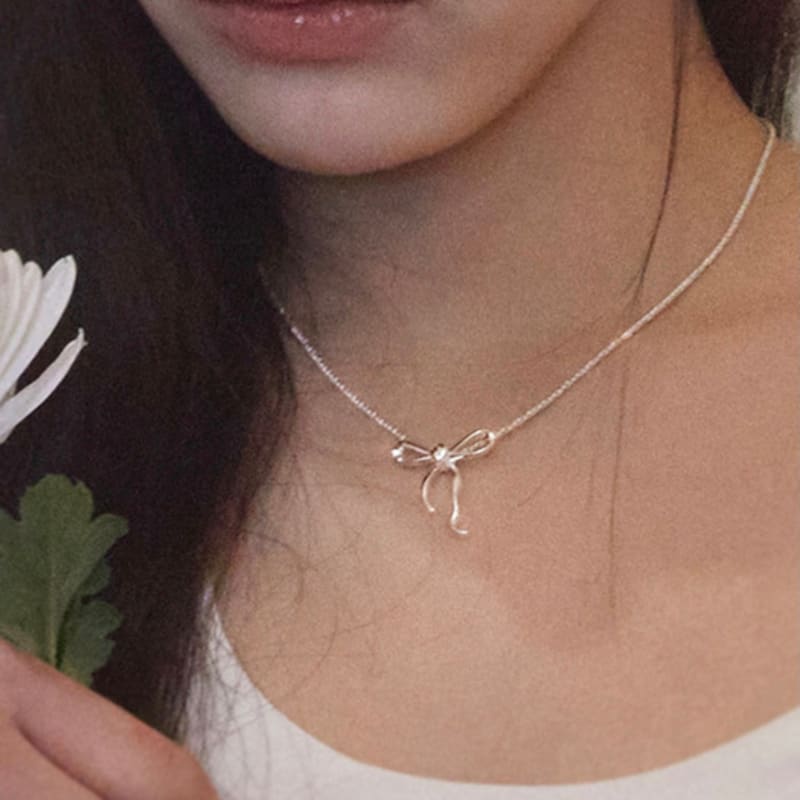 nuavo Balletcore necklace