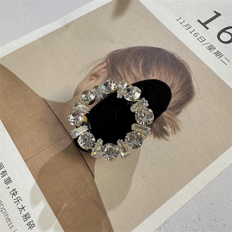 

1pcs Small Rhinestone Alligator Hairclips Black Velet Duckbills for Girls and Women Shiny Hair Accessories Side Clips