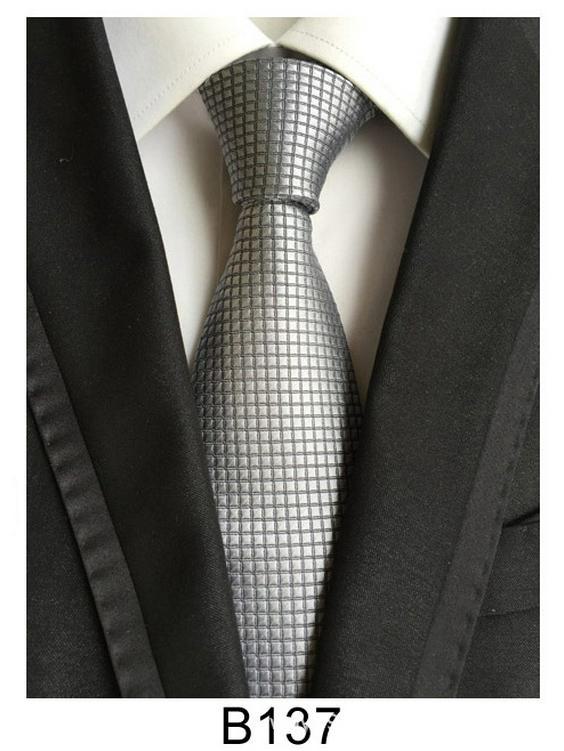 Cravate homme en soie et polyester faite main – Décontractée, formelle ou professionnelle