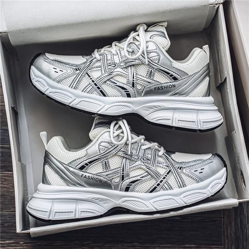 

Мужская обувь 2025 года, новый весенний модный тренд, универсальная повседневная обувь для бега на платформе, увеличивающая рост, для путешествий, спорта, папы, модная обувь 39 серебряный
