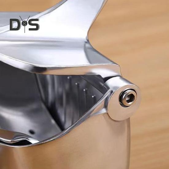 Manual Juicer for Citrus Fruits Handheld Lime Squeezer Heavy Duty Metal Juicer Extractor Tool for Cocktails And Drinks