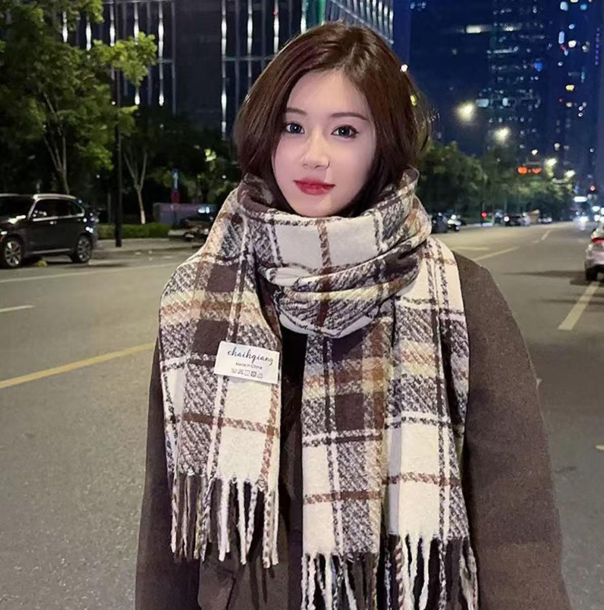 

Thick Plaid Scarf: Korean Style Red Winter Shawl for Couples and Students 65*200cm
