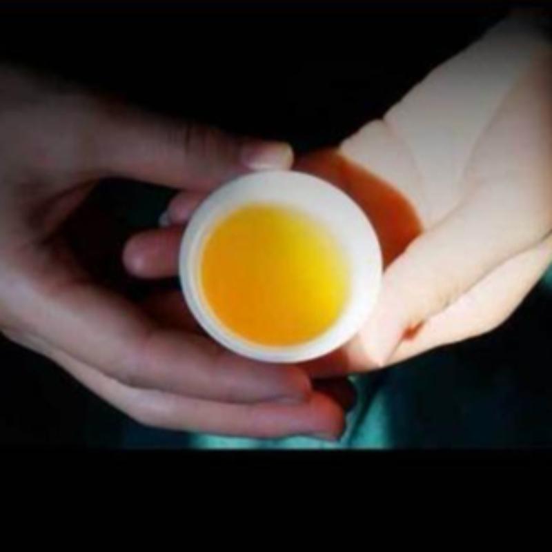 357g Yunnan Pu'er Teekuchen Lao Man'e Vorfrühlingstee Süßer Rhythmus Pu'er Rohtee