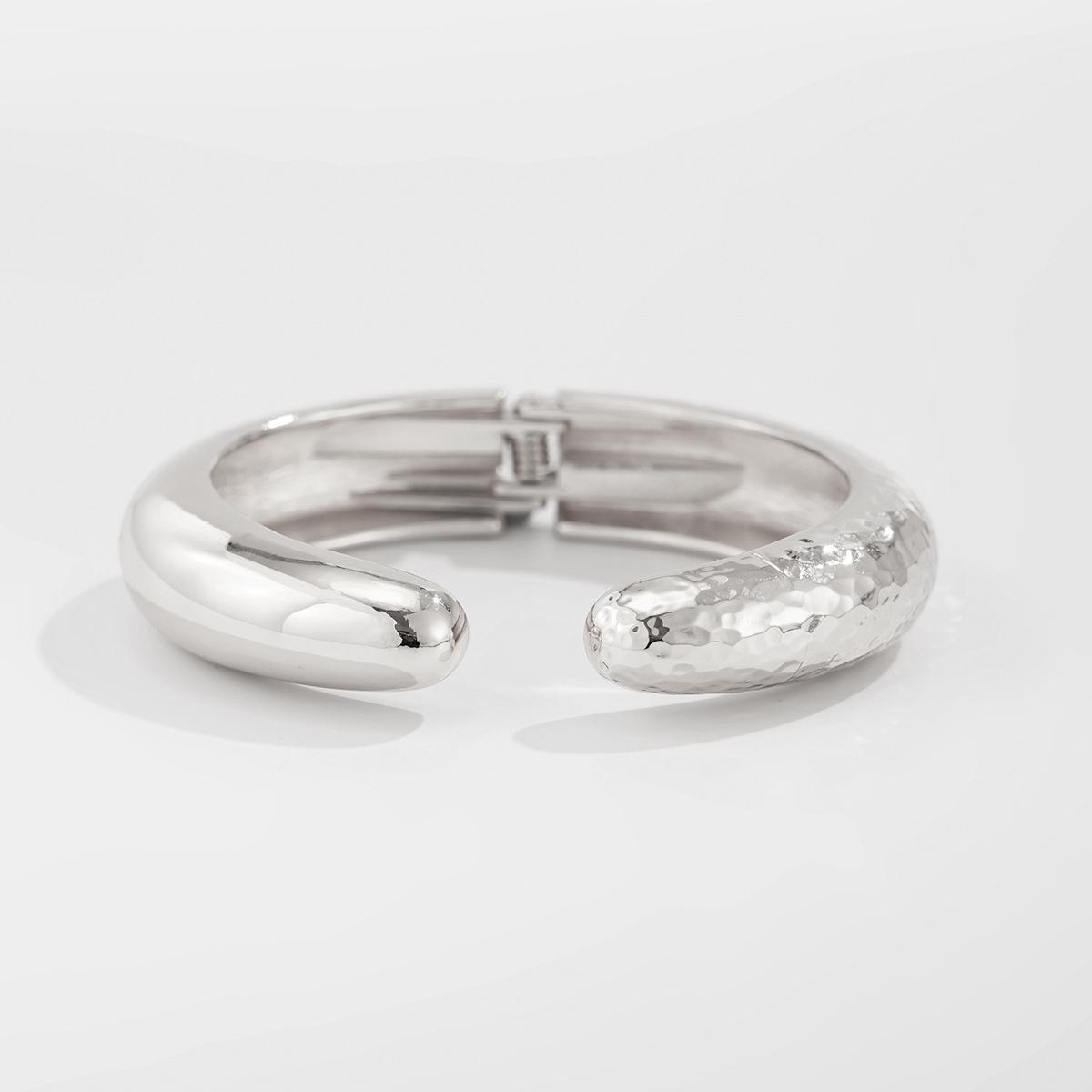 

Креативный браслет с узором «стук», широкий браслет-рокарий, простой нерегулярный браслет с пружинной застежкой