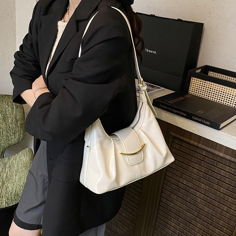 Premium texture large capacity commuter messenger bag women's new summer casual shoulder bag dumpling bag