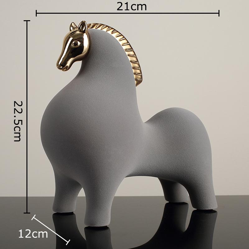 

Creative Flocking Horse Statue Desk Decoration Handicrafts Ornaments Animal Resins Horse Sculpture Modern Room Aesthetic Decor серый