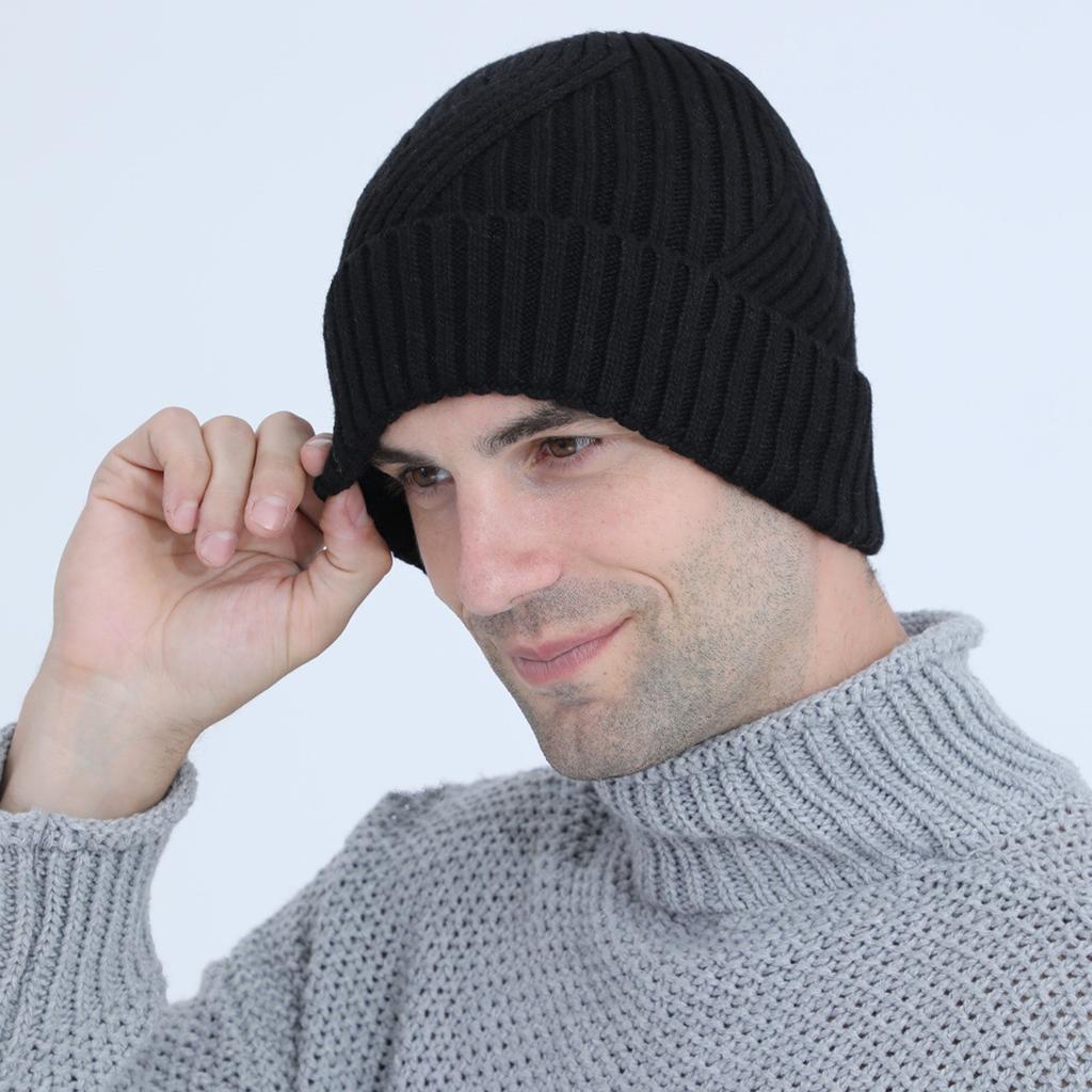 The New Men's Autumn and Winter Knitted Hat Is Versatile Featuring A Twill Warm Pullover and A Fleece Wool Thread Ear Protecting Hat. It's Trendy