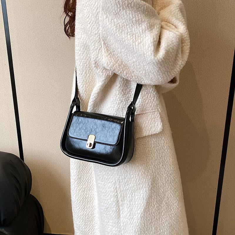 IELGY Korean Version Retro Red Small Square Bag Shoulder Crossbody All-Match Underarm Bag