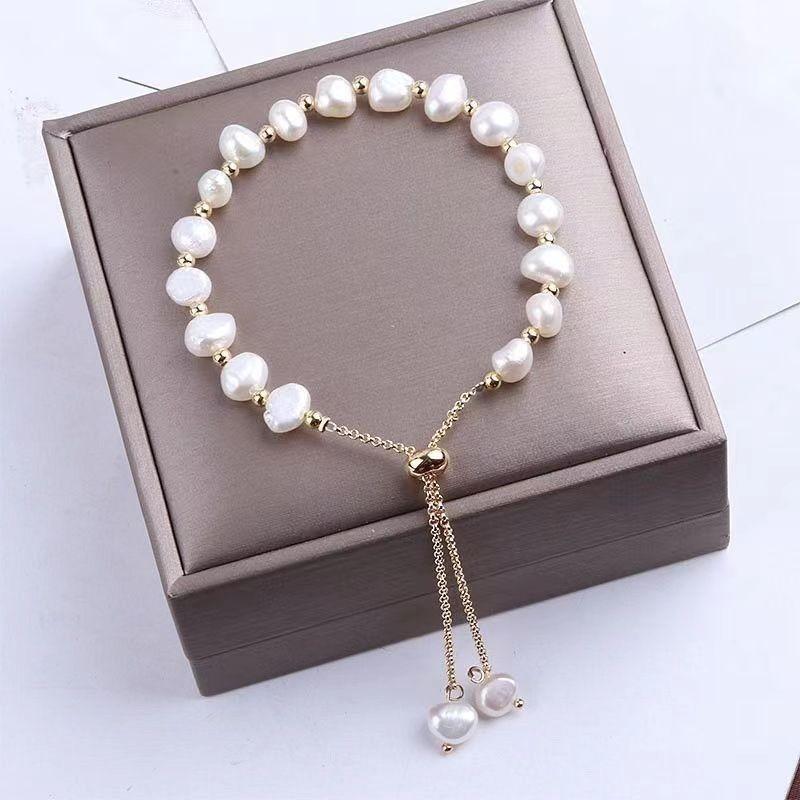 Retro Pearl Bracelet - Elegant and Exclusive Design, Simple Yet Versatile, Fashionable Handpiece