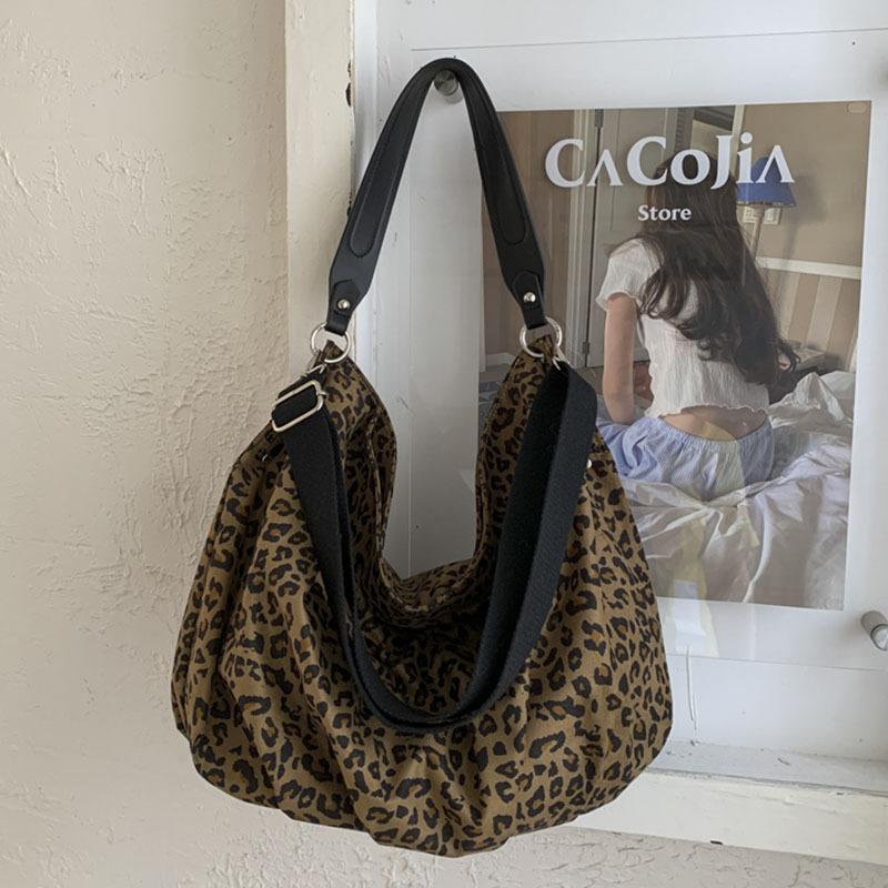 

Large capacity retro bag women s holiday travel niche design bag versatile shoulder tote bag цветной печати леопарда